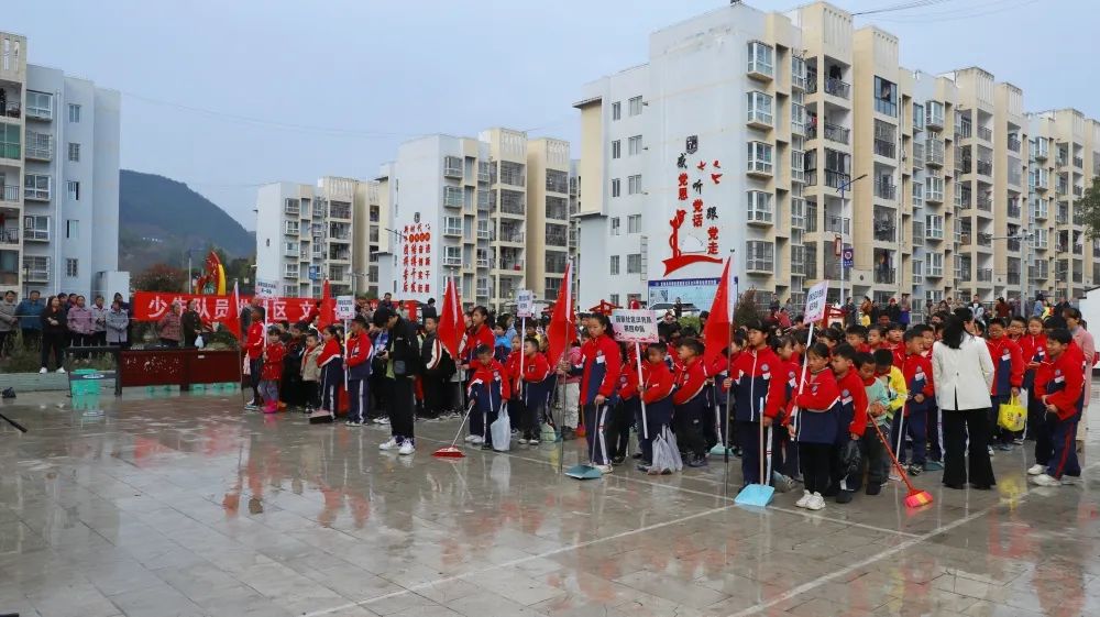 文明创建•青春同行 | “青”尽全力，铜仁共青团投身文明城市创建！