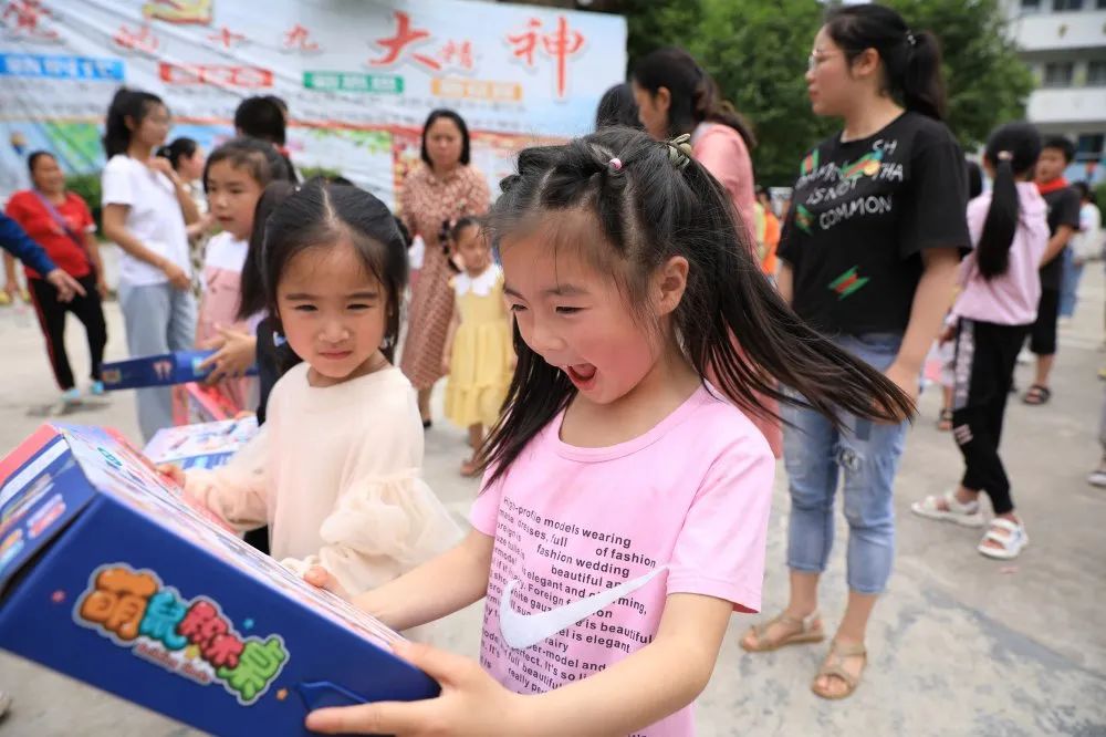 我为群众办实事 | 团碧江区委开展圆梦微心愿六一主题活动