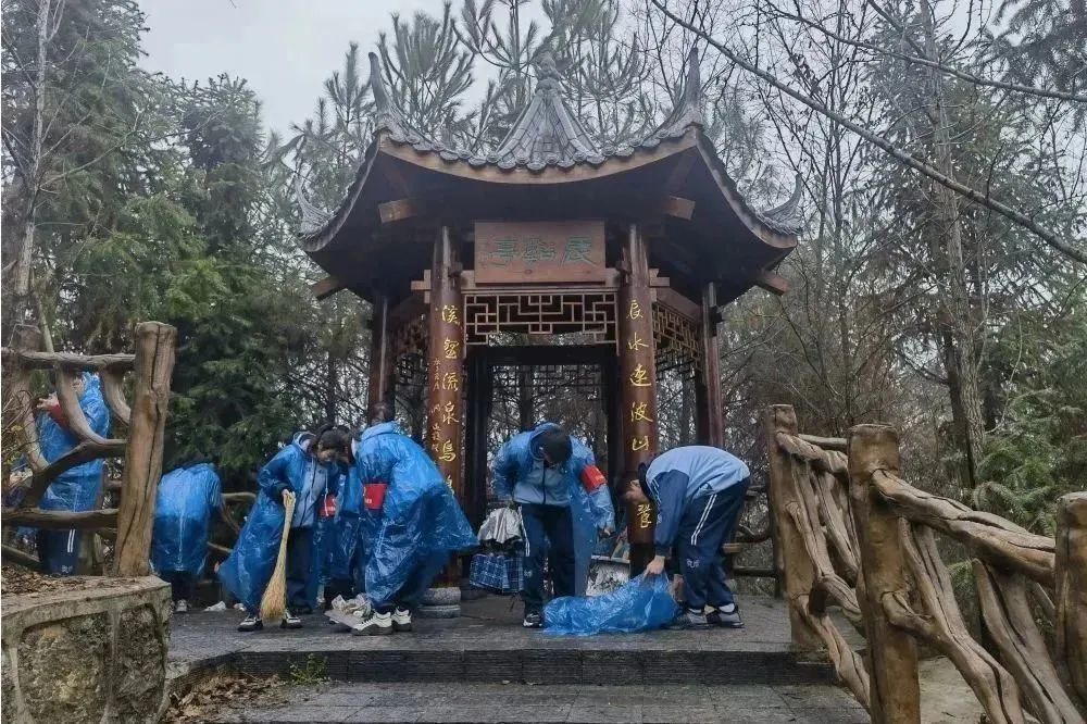 文明创建•青春同行 | “青”尽全力，铜仁共青团投身文明城市创建！