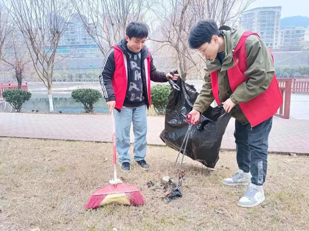 文明创建•青春同行 | “青”尽全力，铜仁共青团投身文明城市创建！
