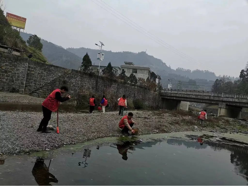 文明创建•青春同行 | “青”尽全力，铜仁共青团投身文明城市创建！