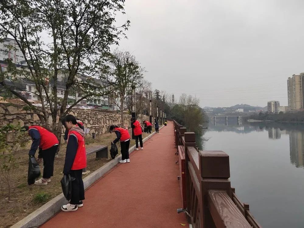 文明创建•青春同行 | “青”尽全力，铜仁共青团投身文明城市创建！