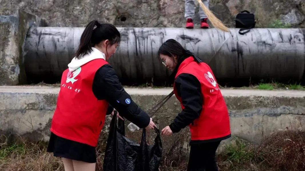 文明创建•青春同行 | “青”尽全力，铜仁共青团投身文明城市创建！