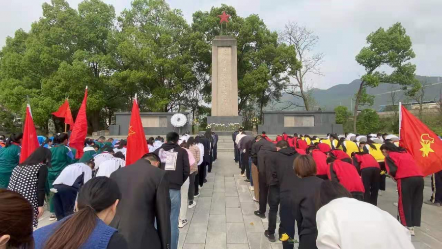铜仁市各级团组织、少先队组织广泛开展“学党史·祭英烈·跟党走”主题活动