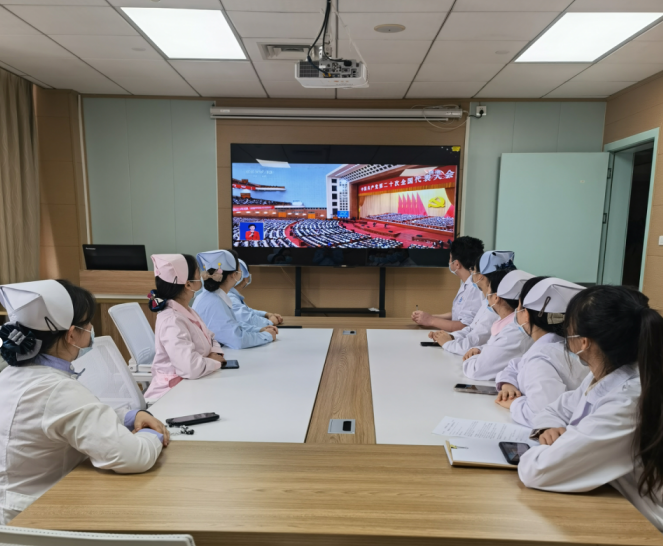 铜仁市各级团组织集中收看党的二十大开幕会