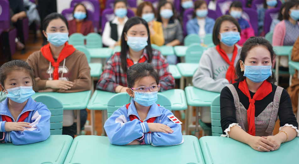 铜仁市各级团组织集中收看党的二十大开幕会